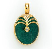 Victor Mayer 18K Gold Locket