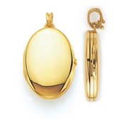 Victor Mayer Three Photo 18K Yellow Gold Locket